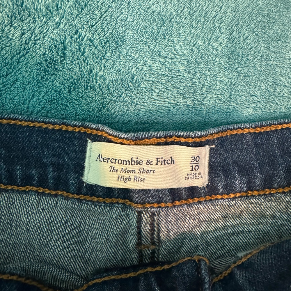 High Rise Shorts- Abercrombie - Picture 3 of 4
